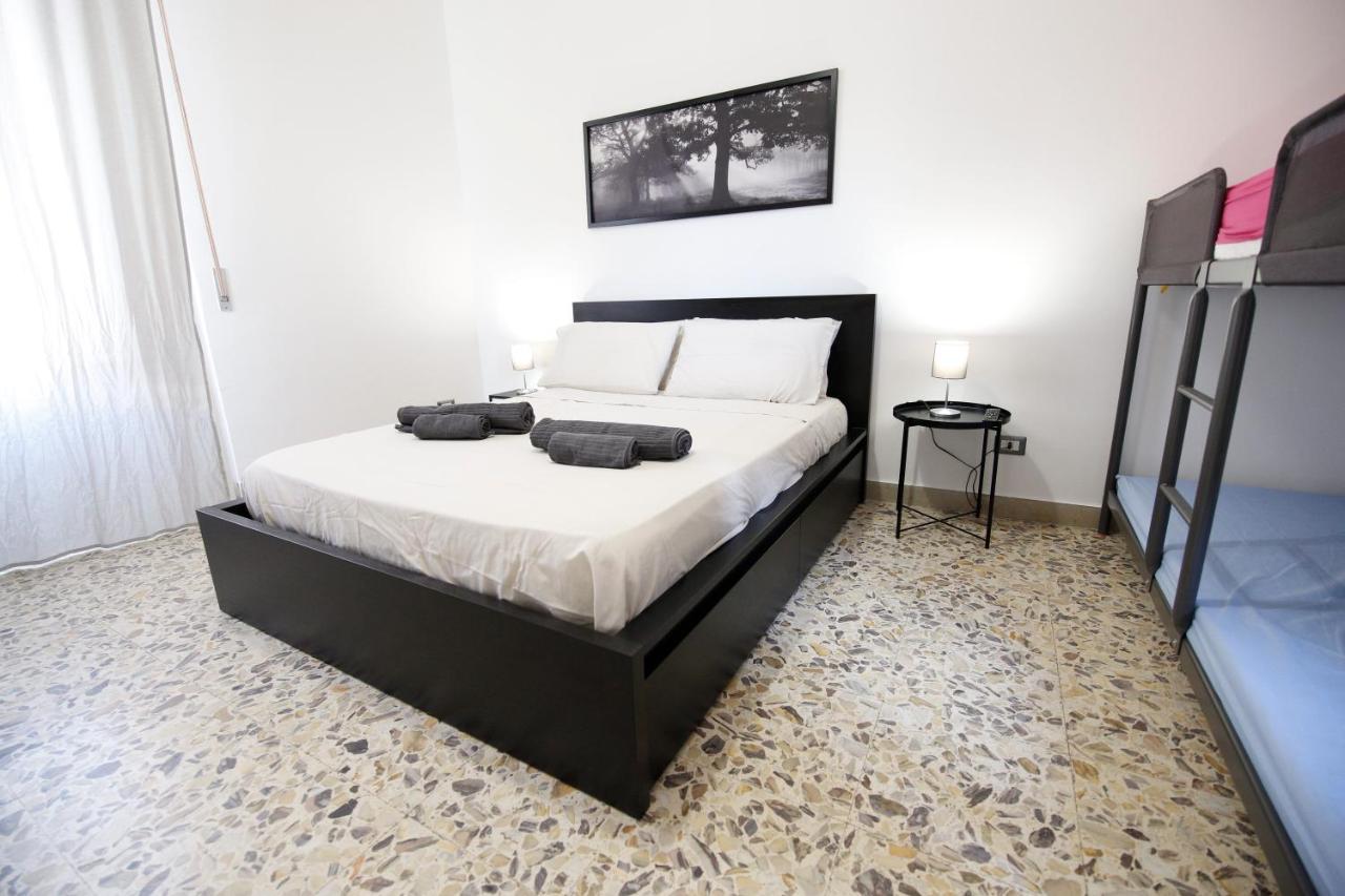 Apartment Holiday Catania Bagian luar foto