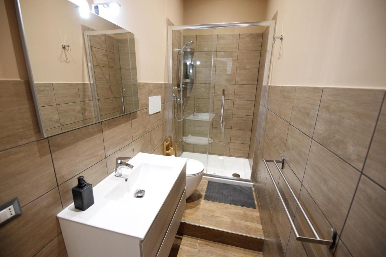 Apartment Holiday Catania Bagian luar foto